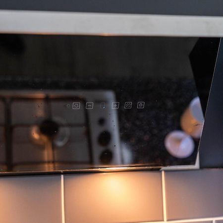 Five Bedroom Townhouse - Near City Centre - Edgbaston - On Street Parking - Wifi - Netflix - 974P Birmingham Esterno foto