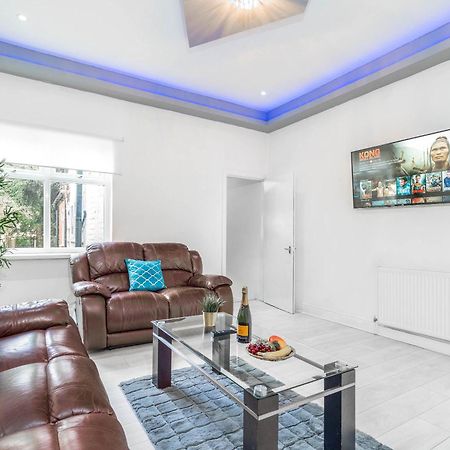 Five Bedroom Townhouse - Near City Centre - Edgbaston - On Street Parking - Wifi - Netflix - 974P Birmingham Esterno foto
