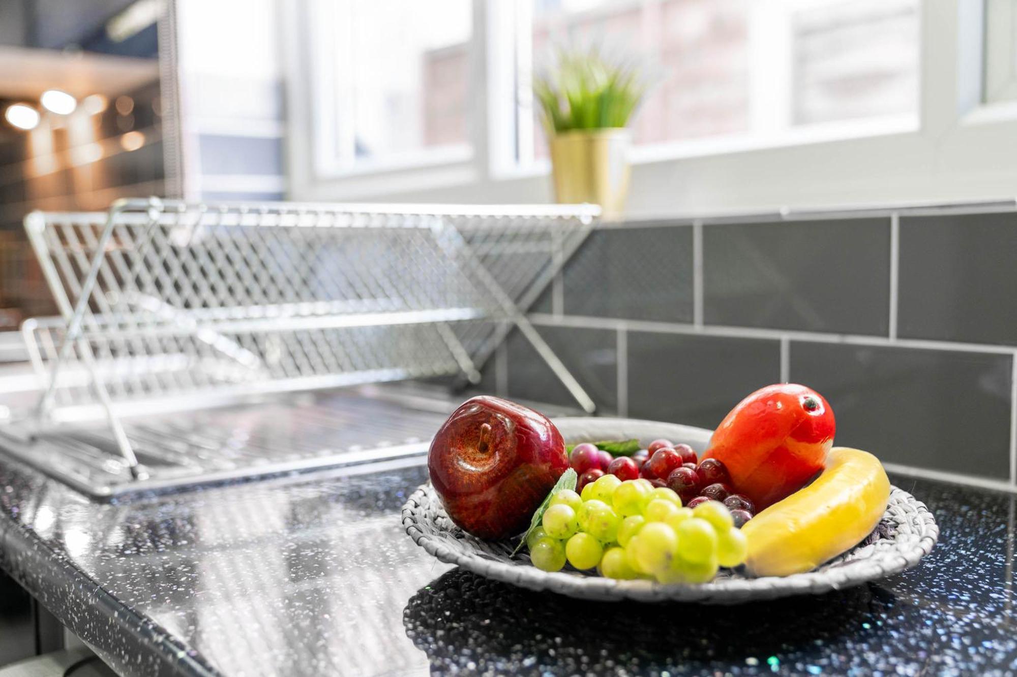 Five Bedroom Townhouse - Near City Centre - Edgbaston - On Street Parking - Wifi - Netflix - 974P Birmingham Esterno foto