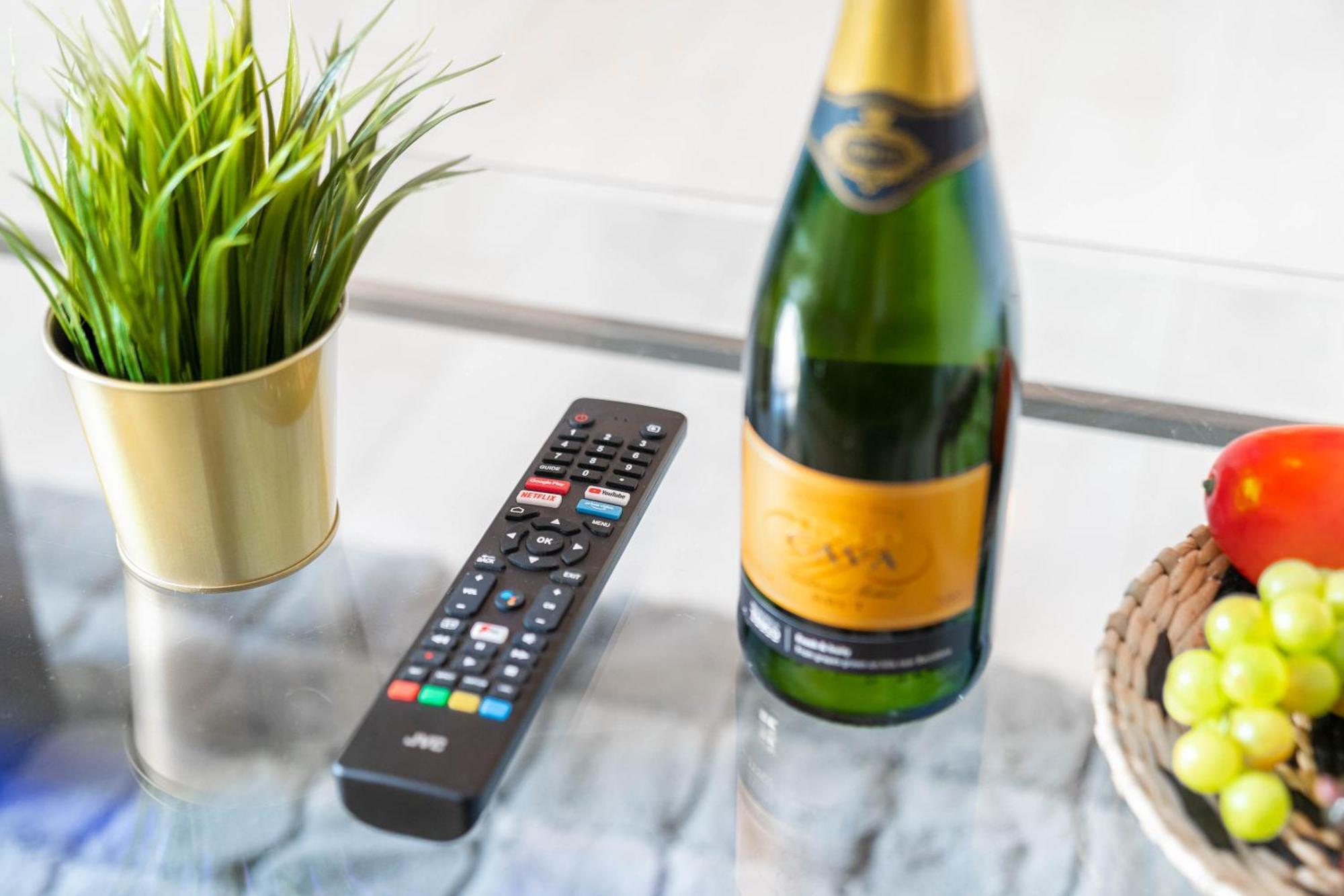 Five Bedroom Townhouse - Near City Centre - Edgbaston - On Street Parking - Wifi - Netflix - 974P Birmingham Esterno foto
