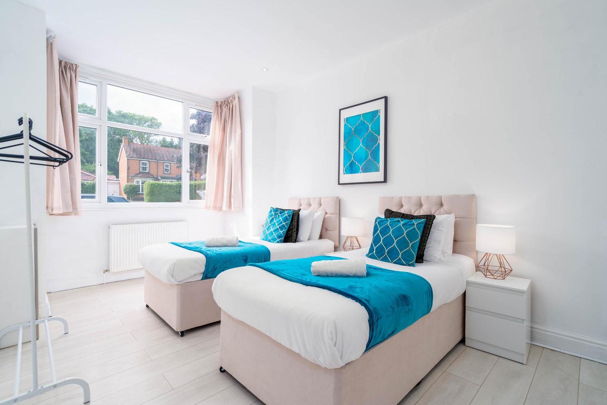 Five Bedroom Townhouse - Near City Centre - Edgbaston - On Street Parking - Wifi - Netflix - 974P Birmingham Esterno foto