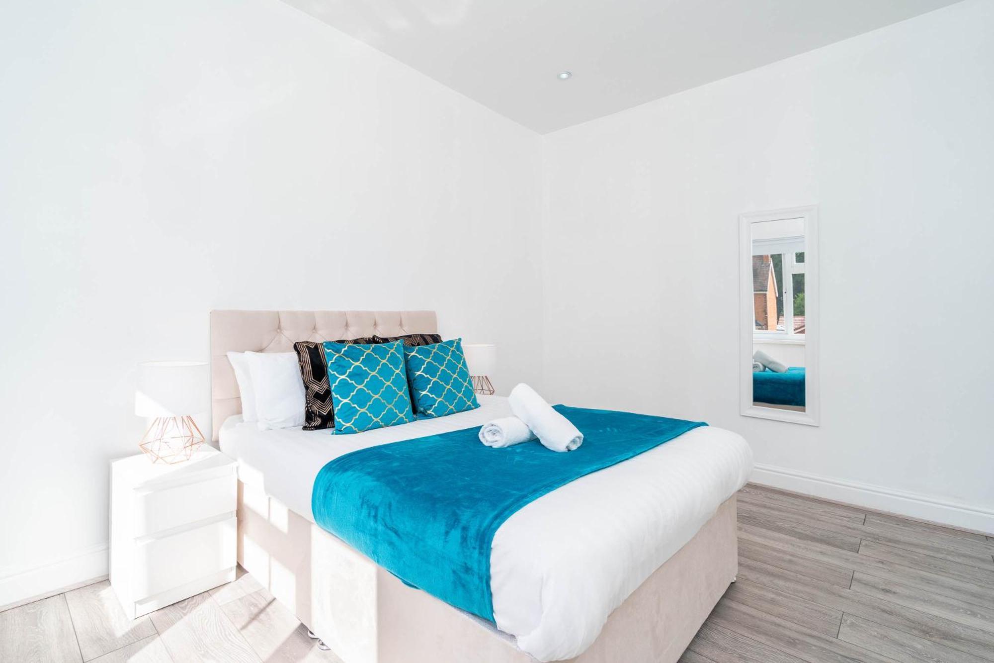 Five Bedroom Townhouse - Near City Centre - Edgbaston - On Street Parking - Wifi - Netflix - 974P Birmingham Esterno foto