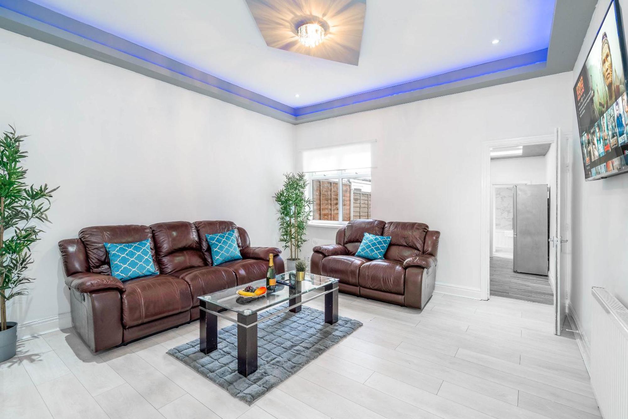 Five Bedroom Townhouse - Near City Centre - Edgbaston - On Street Parking - Wifi - Netflix - 974P Birmingham Esterno foto
