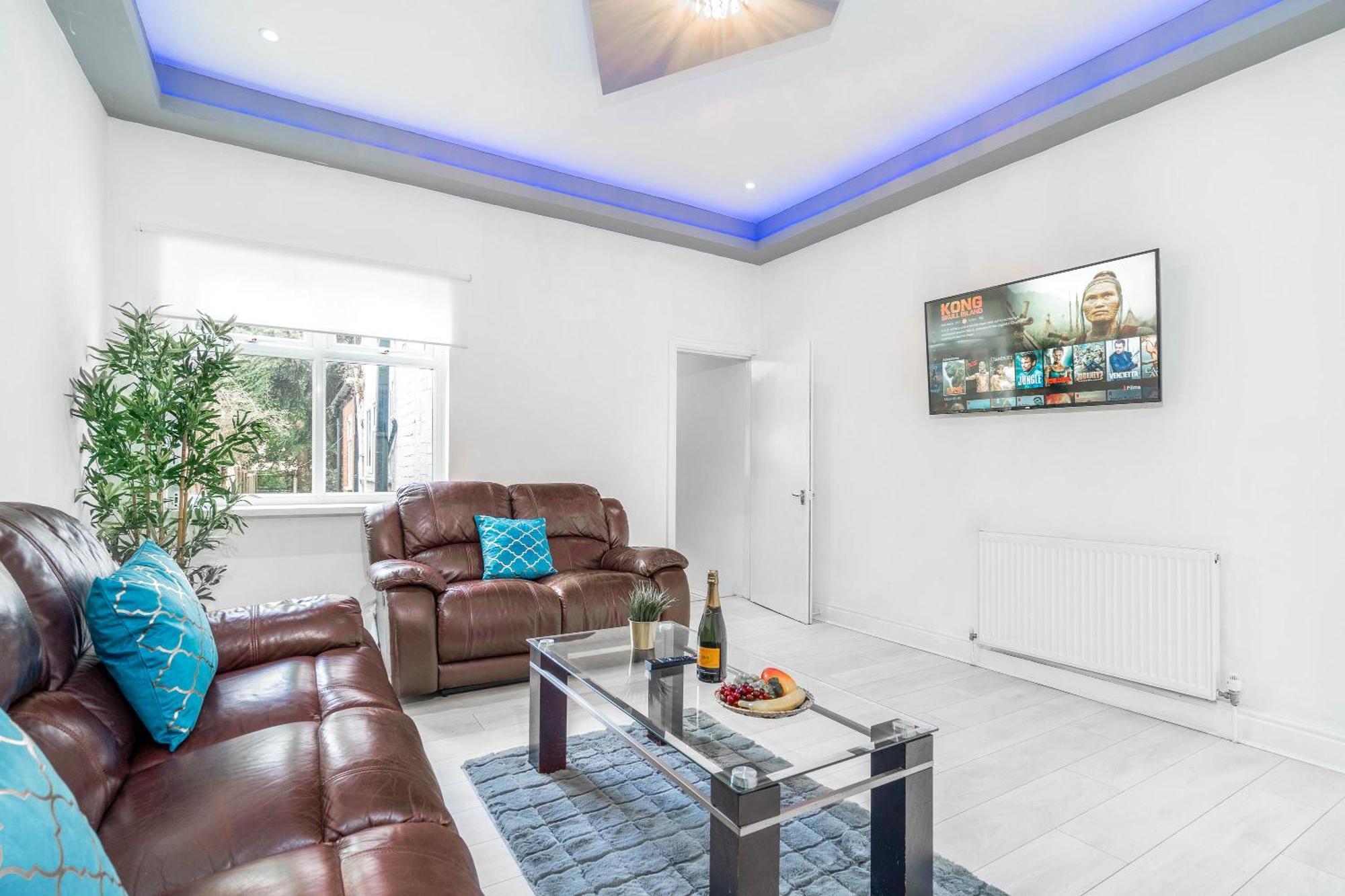 Five Bedroom Townhouse - Near City Centre - Edgbaston - On Street Parking - Wifi - Netflix - 974P Birmingham Esterno foto